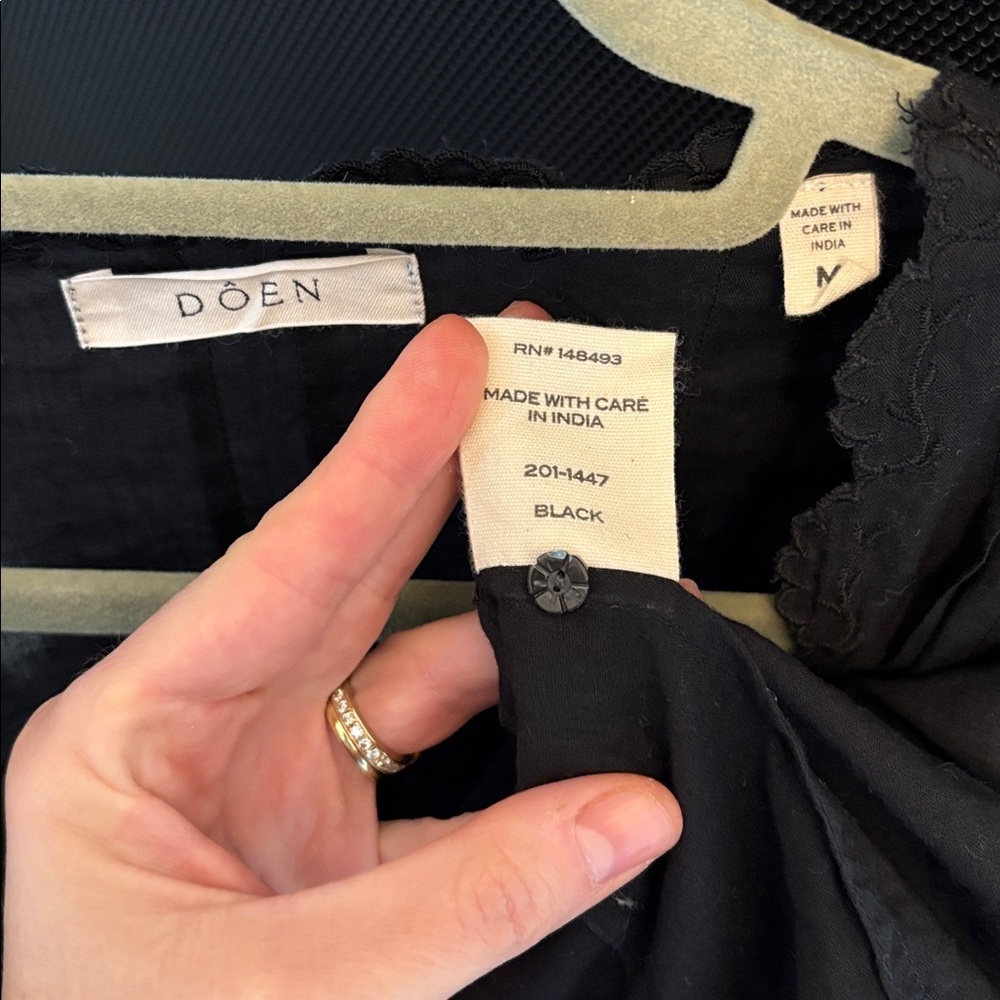 Doen Black Sheer Scalloped Button-Front Blouse - Picture 6 of 16